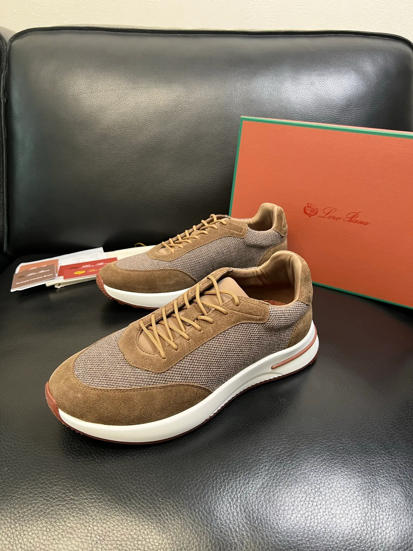Men's shoes 💰740 Loro Men's shoes 💰iana High-quality top crafts Noyo Piana New product counter synchronized with original factory configuration, uppers imported from Italy cowhide fabric, high-quality splicing technology, soles: original soles specially provided by the original factory, exclusive movable molded soles super comfortable, original factory and single goods, welcome to compare, code number 39-44 (order 38 45 46)